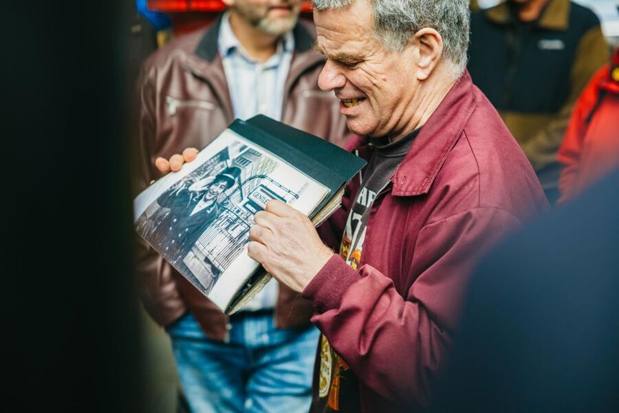 London: Beatles and Abbey Road Tour with Richard Porter - Taking the Underground to Abbey Road Studios