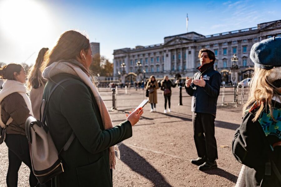London: Best Landmarks Walking Tour - Soho as the final stop