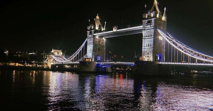 London Bridges Night Time Light Private Tour - Westminster Bridge closes the river sequence