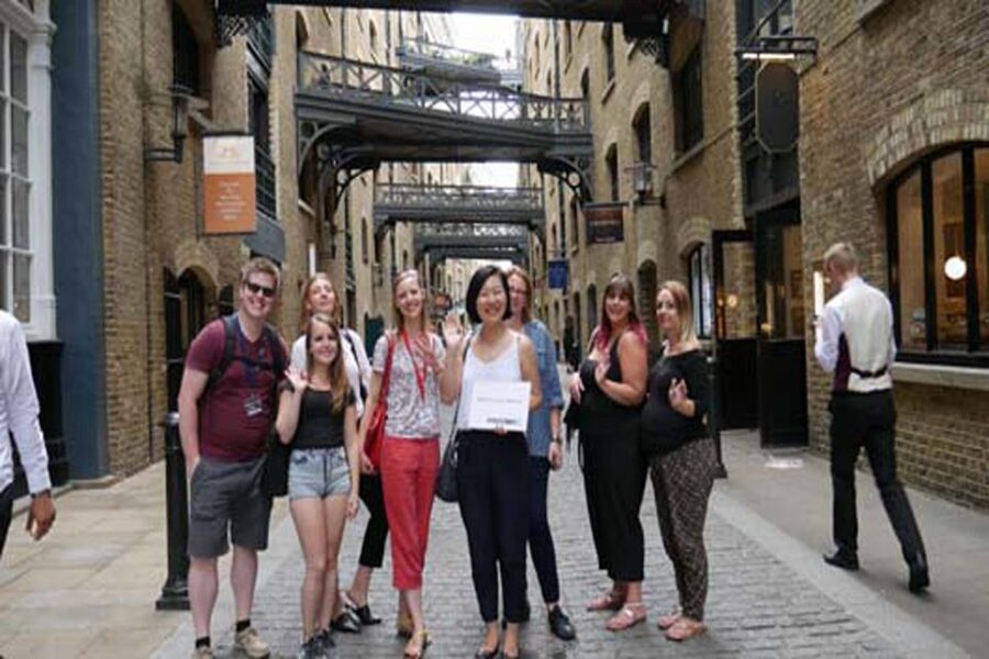 London: Bridget Jones 2–Hour Walking Tour - Why the two-hour length works