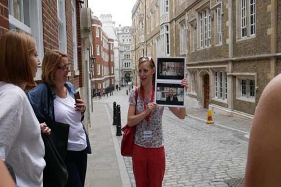 London: Bridget Jones 2–Hour Walking Tour - Bridget’s London is bigger than one apartment door