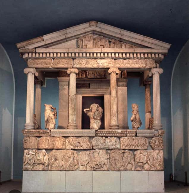 London: British Museum with Expert Guide. - Egyptian mummies, coffins, and ideas about the afterlife