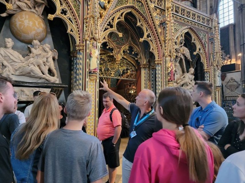 London: Buckingham, Big Ben & Westminster Abbey Tour - Entering Westminster Abbey before the crowds