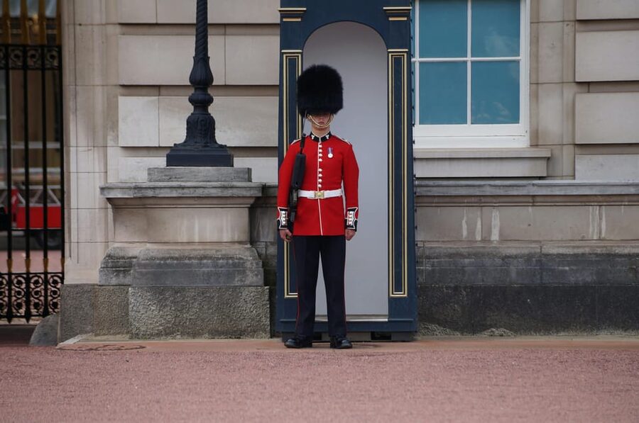 London: Buckingham Palace and Changing of the Guards Tour - Who should book this London tour?