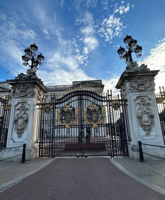London: Buckingham Palace & Westminster Guided Walking Tour - Key points at a glance