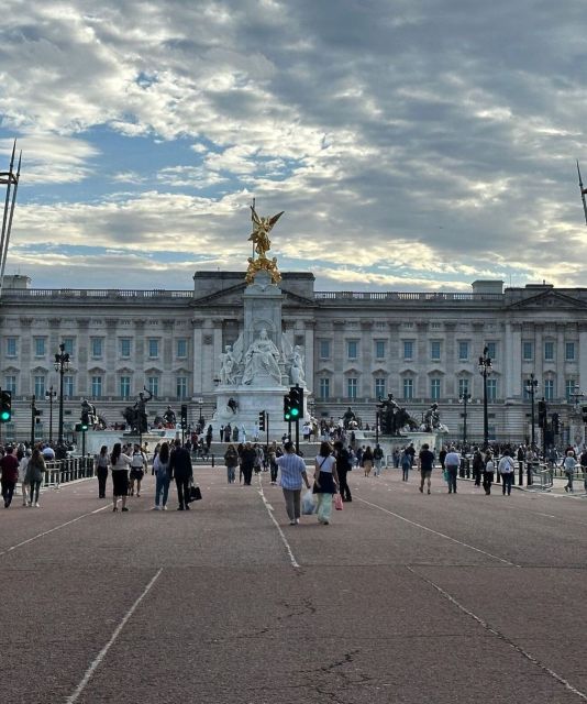 London: Buckingham Palace & Westminster Guided Walking Tour - Why this route works for a first look at London