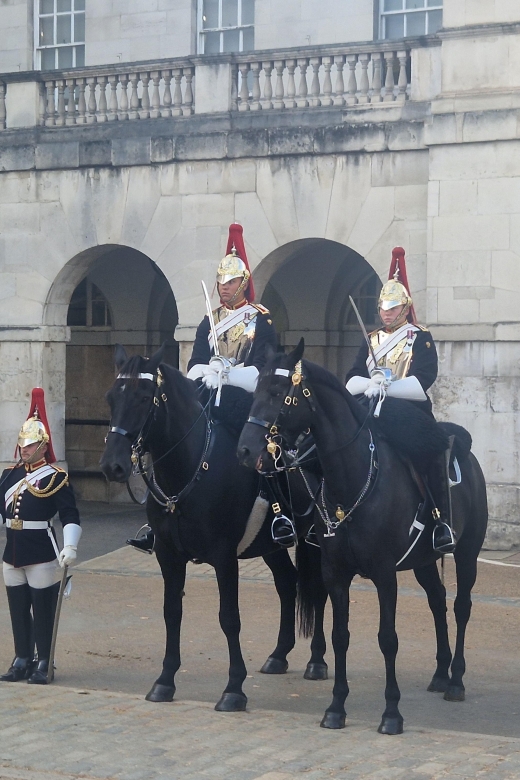 London by taxi: Highlights Tour in a real London Black Cab. - Wapping, Greenwich, and Primrose Hill