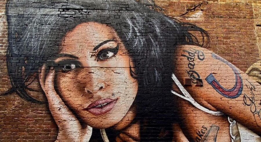 London: Camden Walking Tour - The Hawley Arms and the local music story