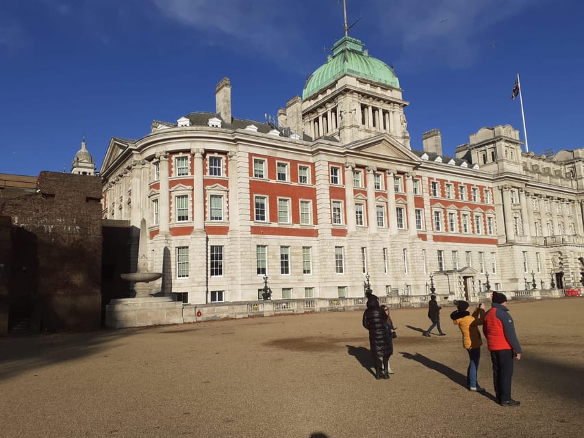 London: Central London Outdoor Tour - Walking the Mall toward Trafalgar Square