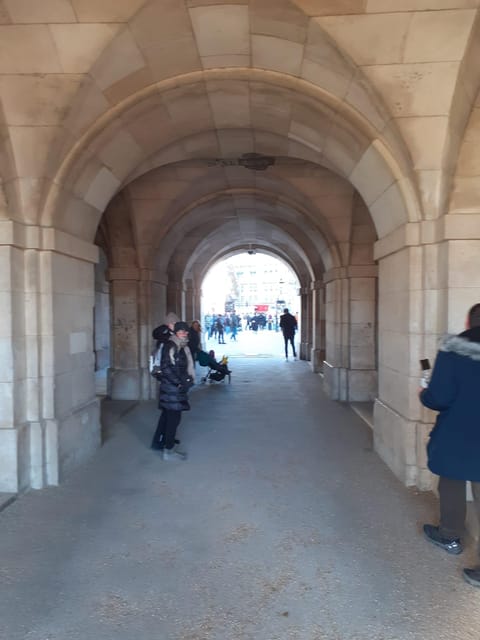 London: Central London Outdoor Tour - Who will enjoy this two-hour walk?
