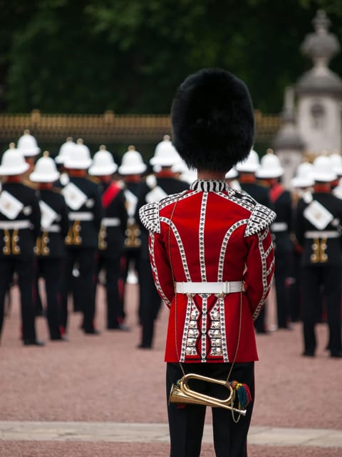 London: Changing of the Guard Experience and Landmarks Tour - The Changing of the Guard is the main event