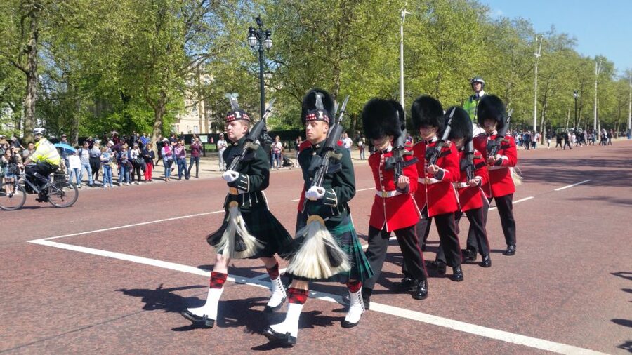 London: Changing of the Guard Walking Tour - St James Palace and the ceremonial route