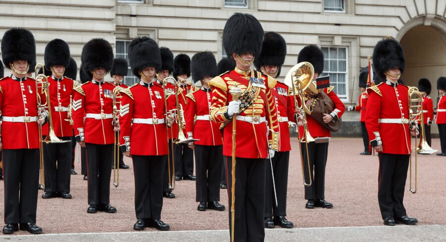 London: Changing of the Guard Walking Tour with Small Group - Why this guard ceremony is worth seeing