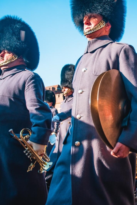 London: Changing of the Guard & Westminster Abbey - Starting at the Ritz and finding the group