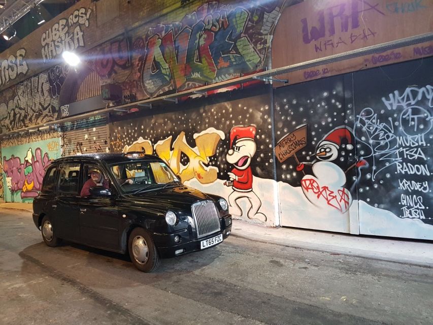 London: Christmas Lights Tour in a Black Cab - The guide can shape the experience