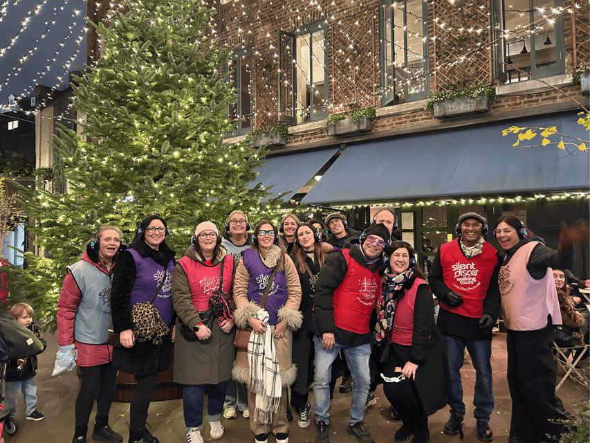 London: Christmas Lights Tour - With Christmas Music - Mayfair, Piccadilly Circus, and Pall Mall change the mood