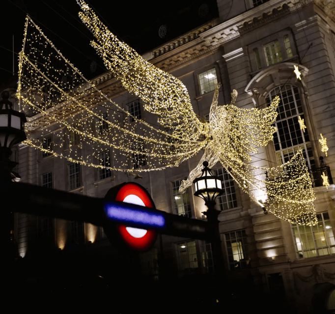 London: Christmas Lights Walking Tour - Oxford Street and Regents Street: Londons big Christmas display