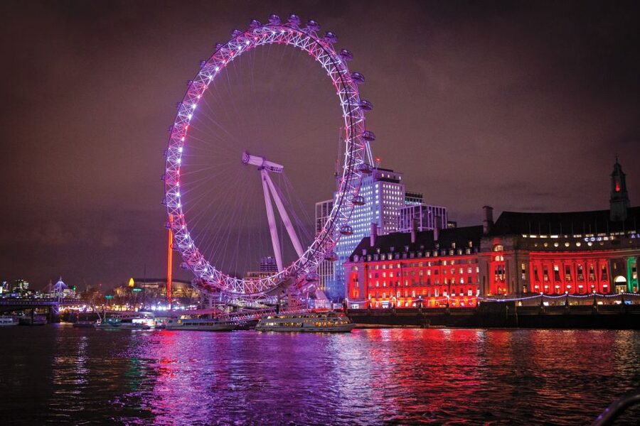 London: Christmas Party Dinner Cruise - The shared table of 10