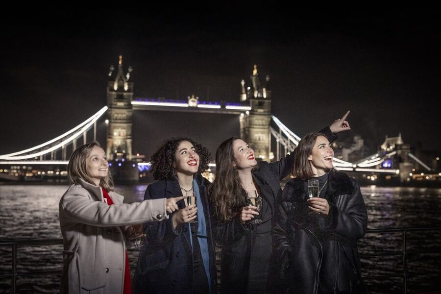 London: Christmas Party Dinner Cruise - What arrives on the Christmas menu