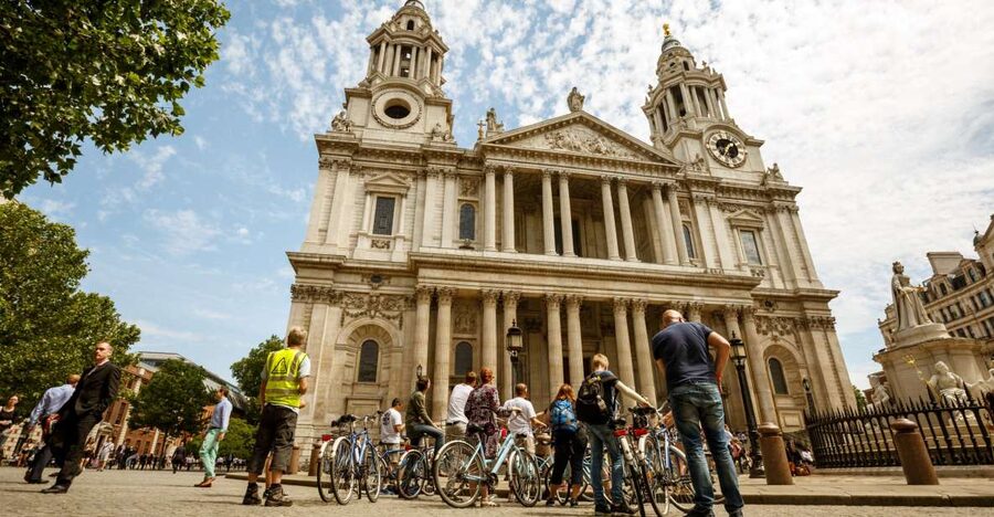London: Classic Gold 3.5-Hour Bike Tour - St. Paul’s Cathedral and the return across the Thames