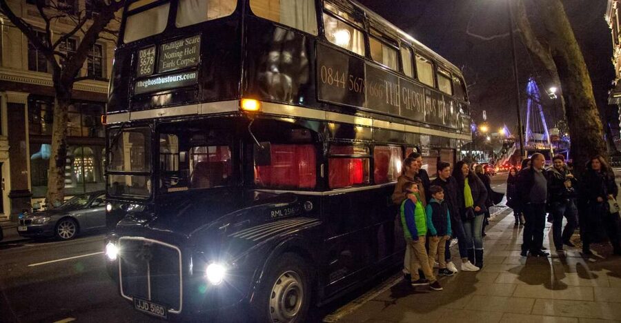 London: Comedy Horror Ghost Tour on a Bus - What you see around the West End