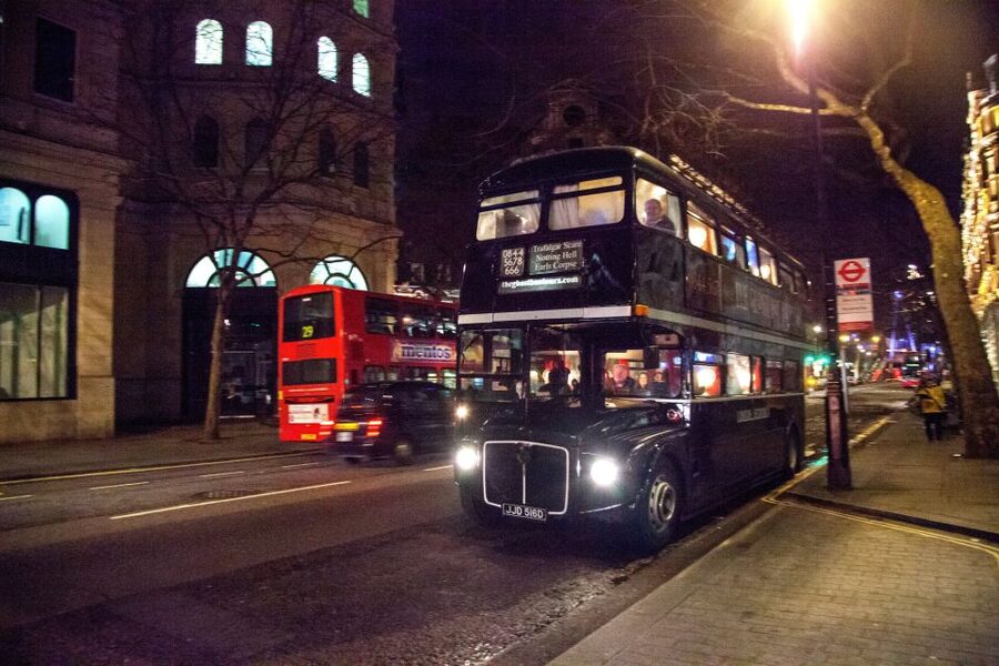 London: Comedy Horror Ghost Tour on a Bus - Across the river to the Tower of London and London Bridge