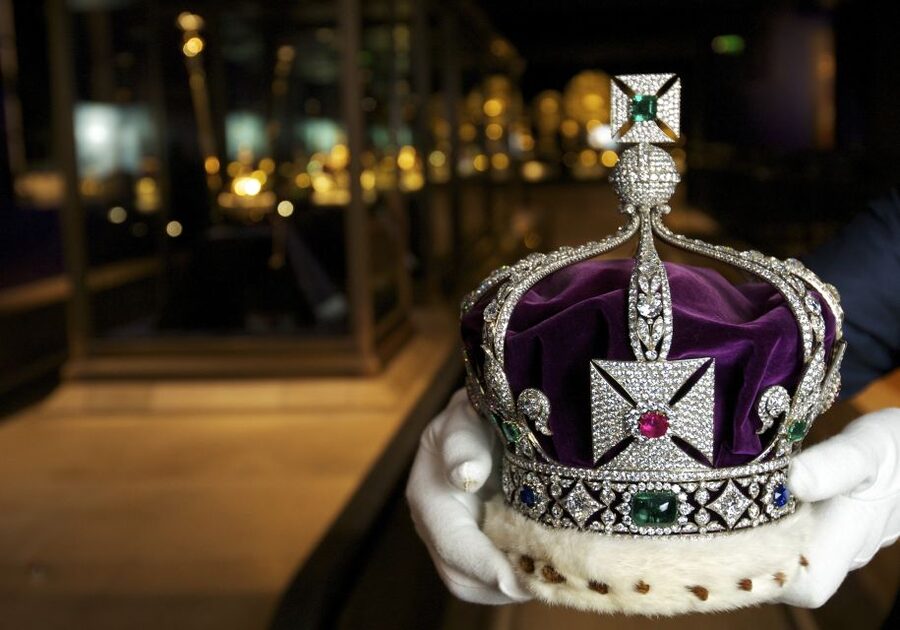 London: Crown Jewels Tour with River Cruise - St. Paul’s Cathedral and Wren’s Great Dome