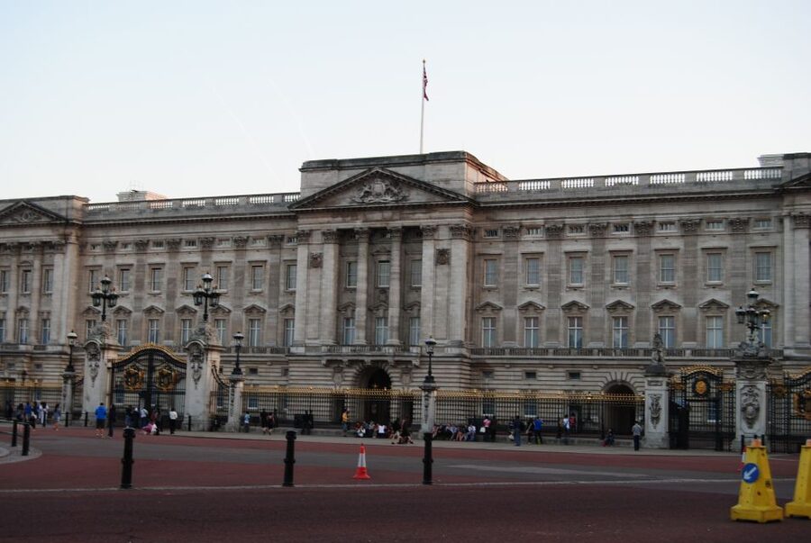 London: Customizable Walking Tour with Private Guide - Whitehall, Banqueting House, and No. 10 Downing Street