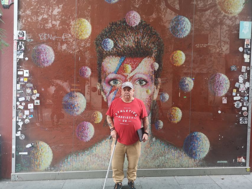 London: David Bowie Walking Tour - Soho pubs, venues, and the road to stardom