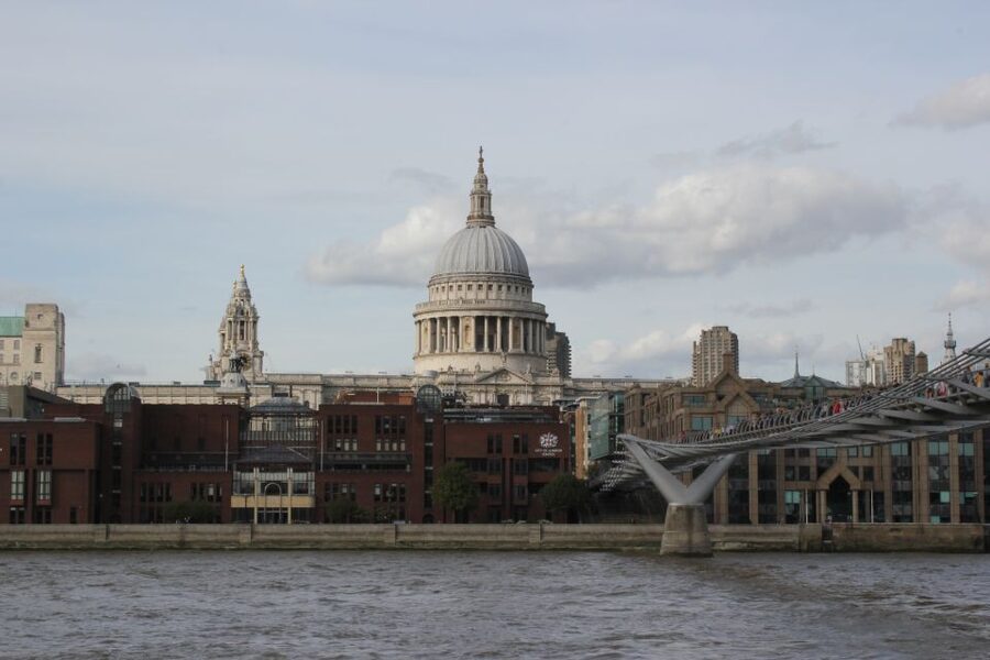 London: Doctor Who Guided Walking Tour - A private group price of $242