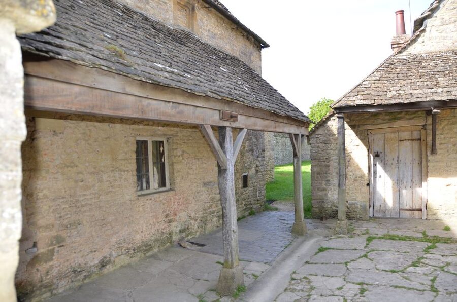 London: Downton Abbey Countryside Black Taxi VIP Tour - Price, value, and the extra costs