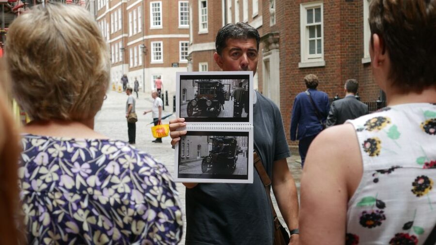 London: Downton Abbey Guided Walking Tour - Grantham House and Uncle Harold’s London