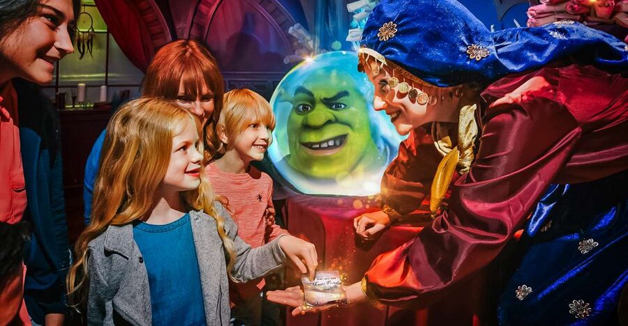 London: DreamWorks Shrek's Adventure Tour - A dozen quick scenes, not one long ride
