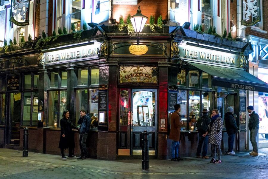 London: East End British Food & Drinks Private Walking Tour - The Scotch egg in a traditional pub