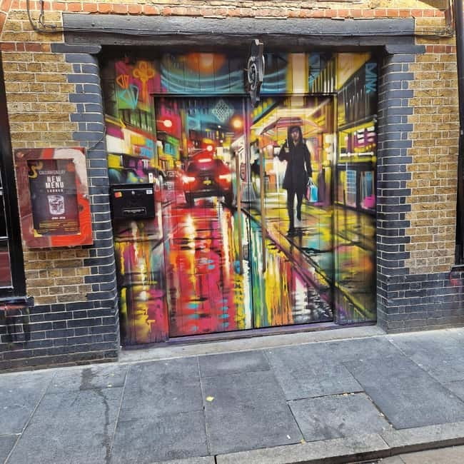 London: East End Instagrammable Street Art & Graffiti Tour - Narrow yards, large letters, and local styles