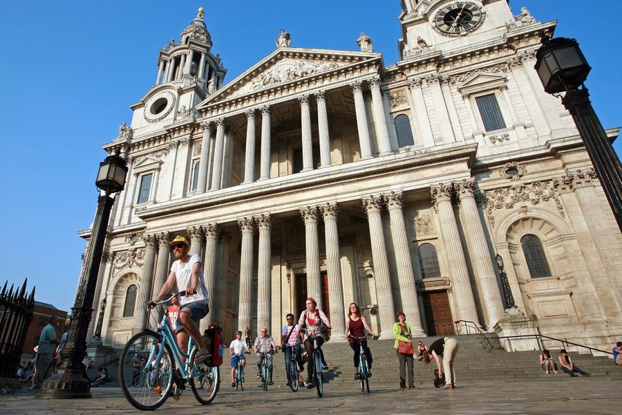 London: East London Town 3.5-Hour Bike Tour - From East End hardship to the City’s financial power