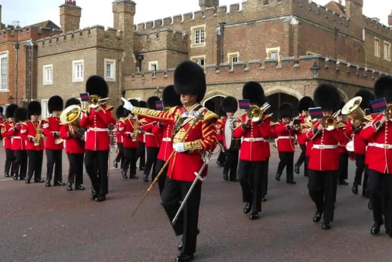 London: Essential Tour and Changing of the Guard, in Spanish - Key points to know before you book