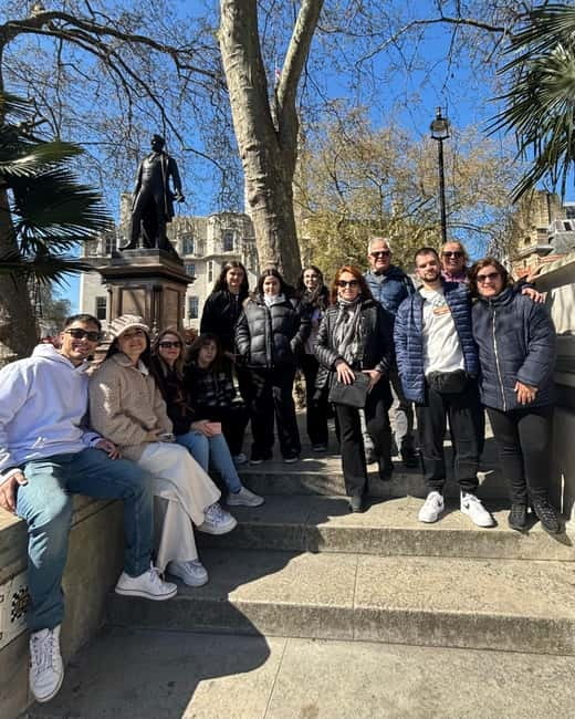 London: Essential Tour and Changing of the Guard, in Spanish - The wartime bunker and St. James’s Park