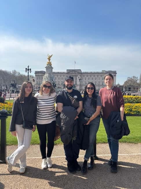 London: Essential Tour and Changing of the Guard, in Spanish - What $16.16 gets you