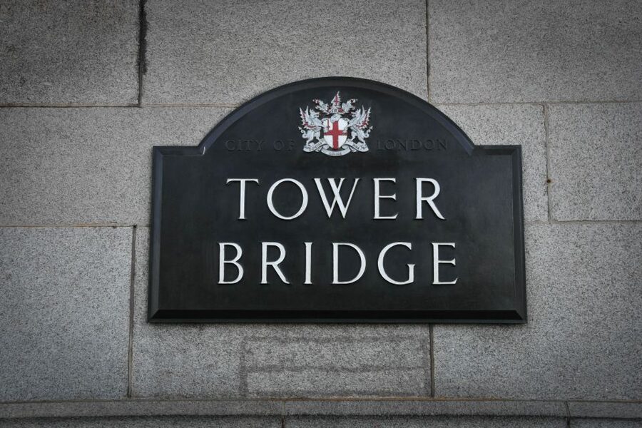 London: Explore The Tower of London & Tower Bridge! - Meeting at the Ritz and starting in Green Park