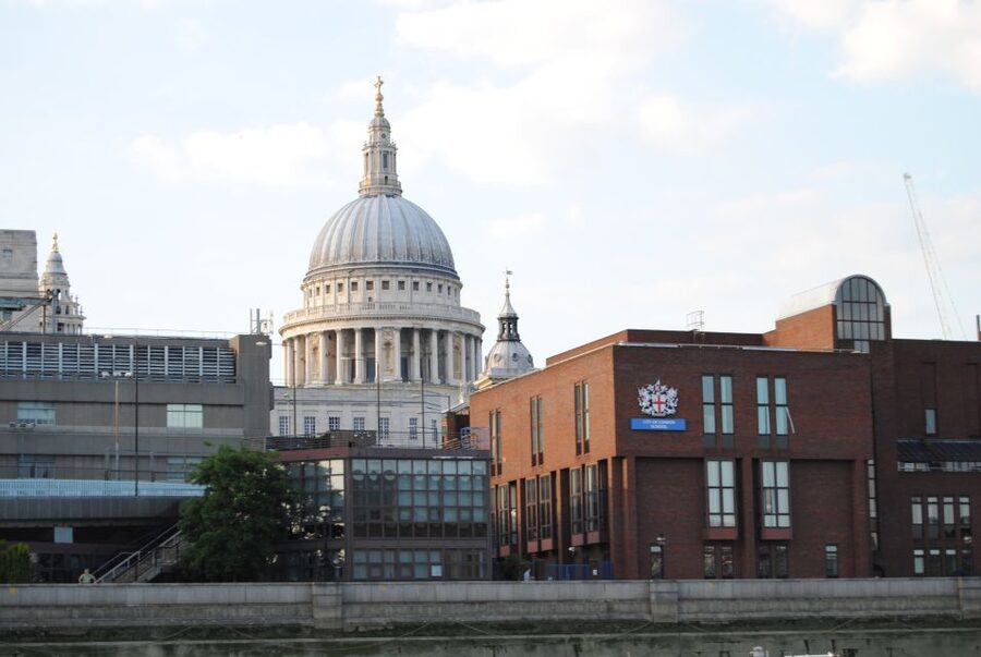 London: Famous Landmarks of the City by Car - Starting at the Tower of London