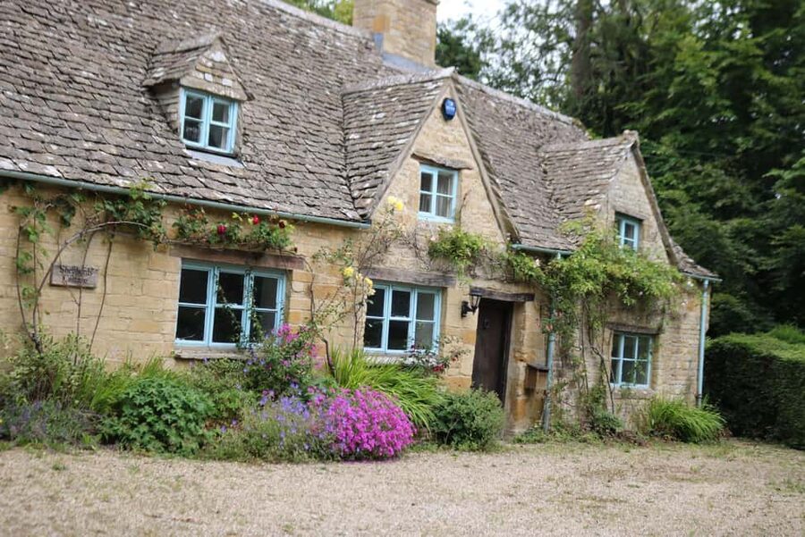 London: Full Day Cotswolds Tour with Shakespeare's Stratford - Stow-on-the-Wold mixes market-town history with free time