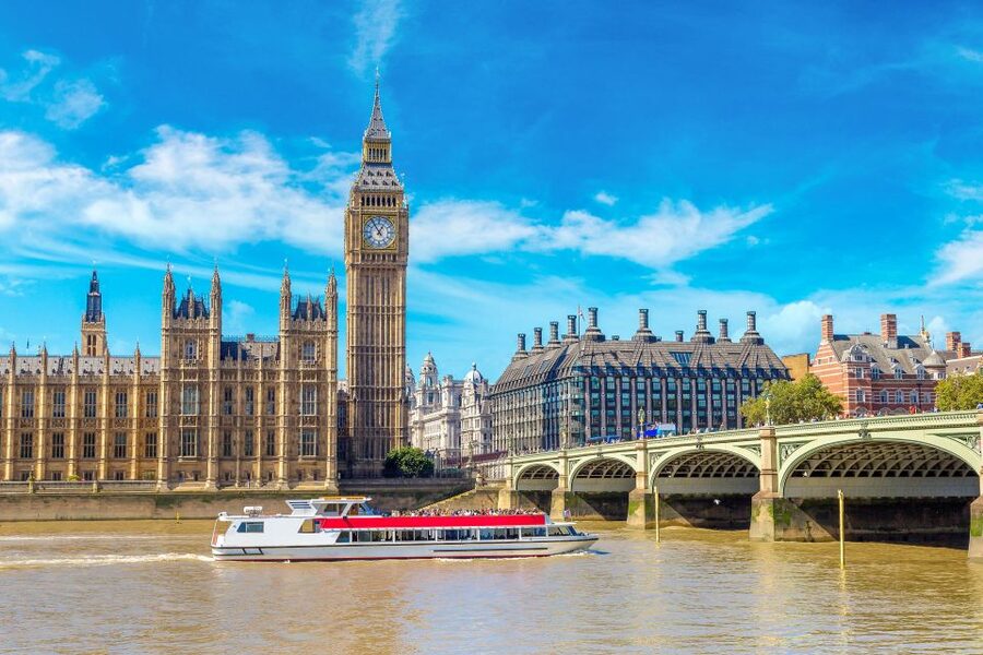 London: Full-Day Sightseeing Bus Tour with River Cruise - Westminster, Belgravia, and the royal photo stop