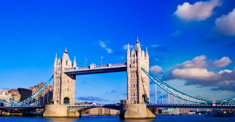 London Full-Day Tour by Black Cab - The Tower of London and Tower Bridge
