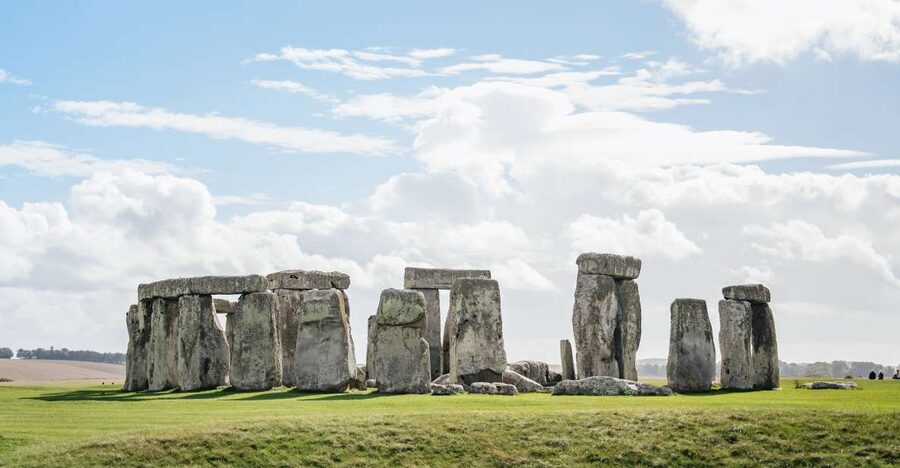 London: Full-Day Windsor, Stonehenge, and Oxford Tour - Stonehenge: mystery with a short, focused visit