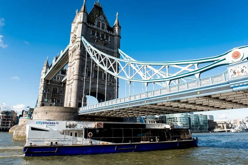 London: Fully Flexible River Thames Sightseeing Pass - Open deck or warm saloon?