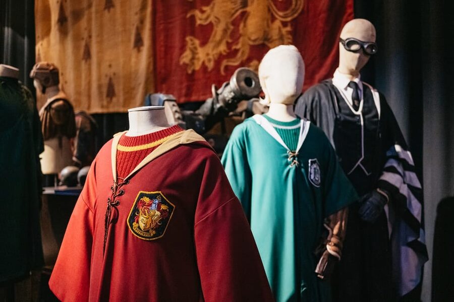 London: Fully-Guided Making of Harry Potter Tour - Diagon Alley and the details worth slowing down for