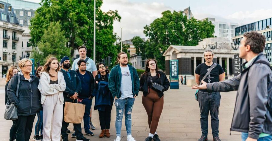 London: Ghastly Ghosts 2-Hour Walking Tour - Why London feels spookier after sunset