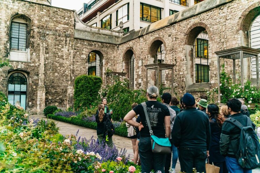 London: Ghastly Ghosts 2-Hour Walking Tour - The Royal Exchange and the old commercial city
