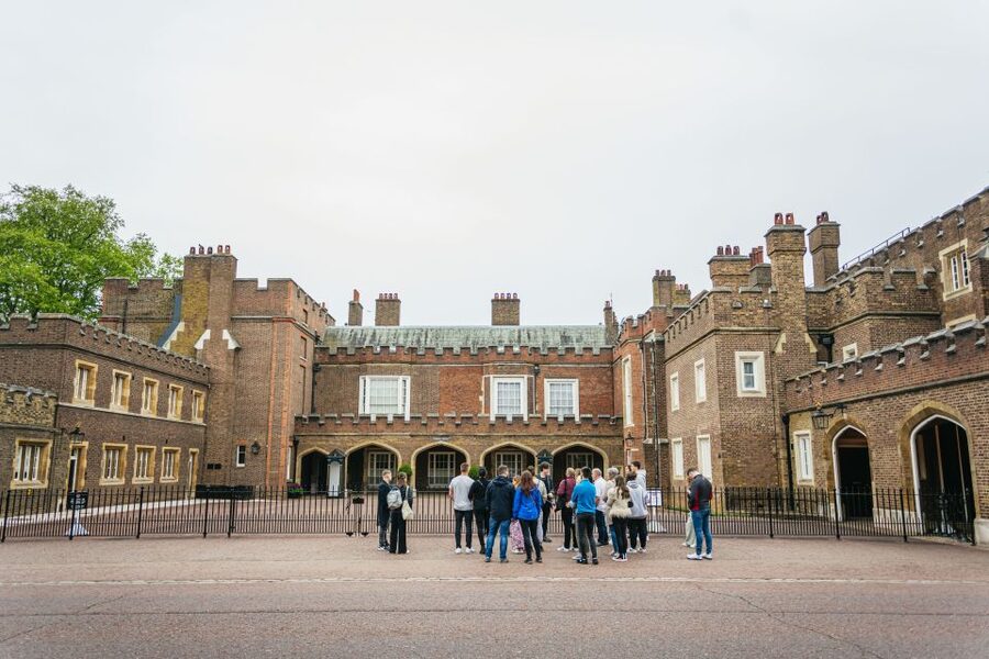 London: Ghost Walk and River Thames Boat Ride - The Walking and Tube option